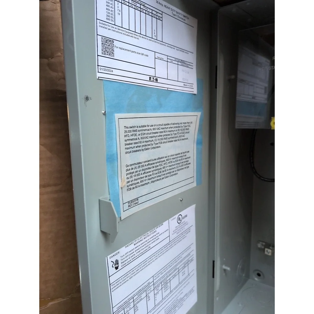 DH261UGK-EATON-HEAVY DUTY SAFETY SWITCH 4 WIRE S/N FUSIBLE,3P,60A,600V,NEMA 3R